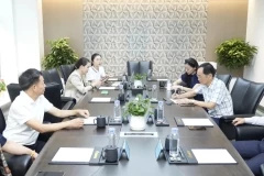 中國文化部原副部長、國家博物館首任館長潘震宙一行領導到達金蛹科技進行參觀指導